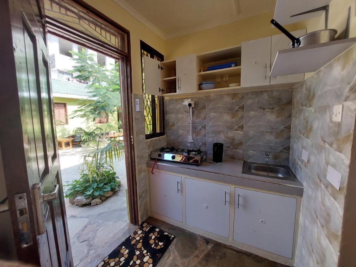 Amarrosi Lion - Studio Terrace Apartment ,Mtwapa Kültér fotó