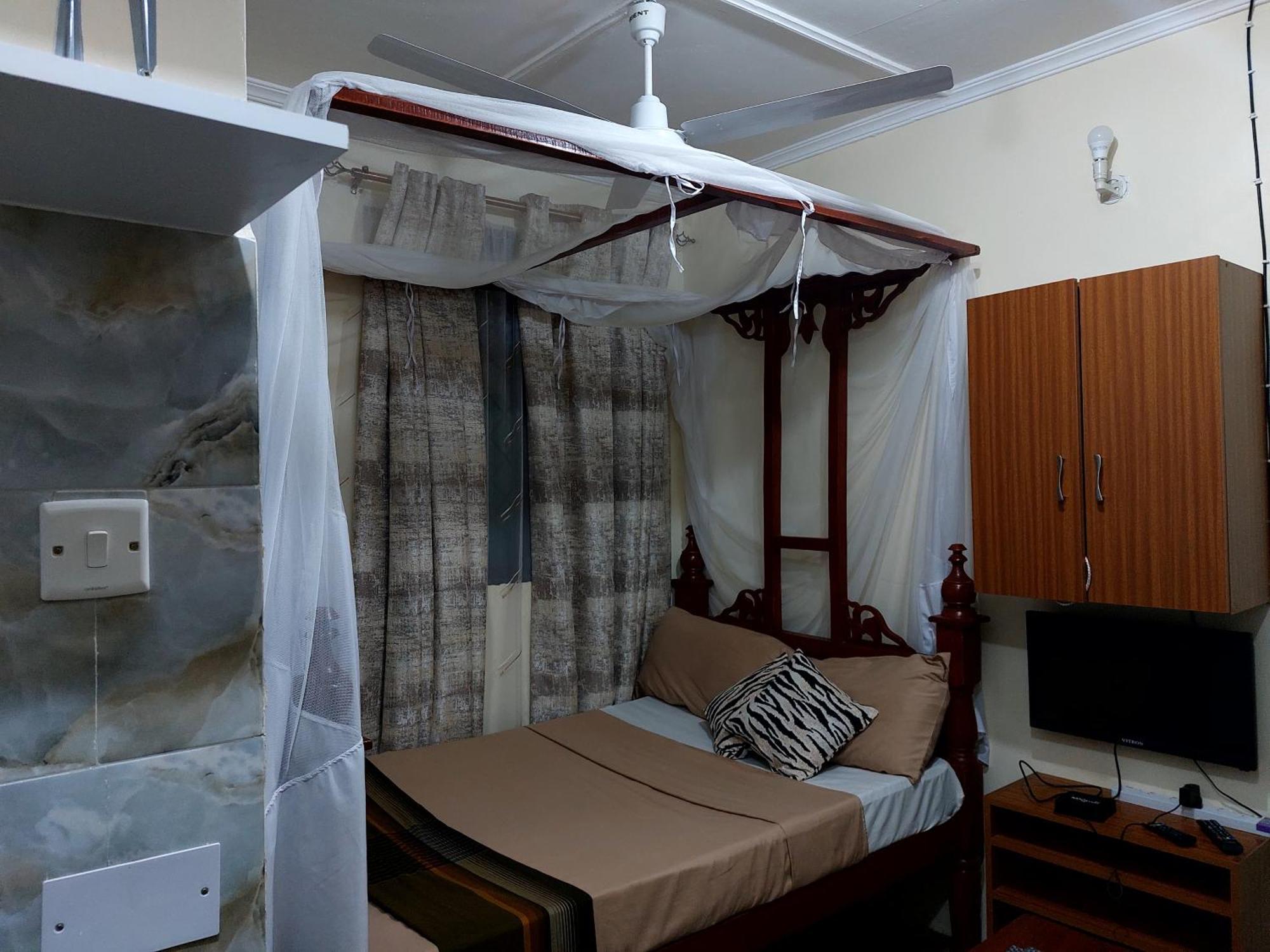 Amarrosi Lion - Studio Terrace Apartment ,Mtwapa Szoba fotó